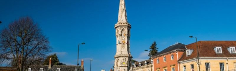 Banbury Cross, an ornate tower-shaped monument on a roundabout.